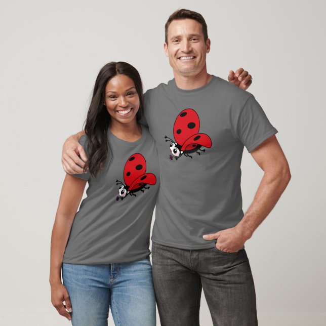 Lycklig Vingar Ladybug T Shirt (Unisex)