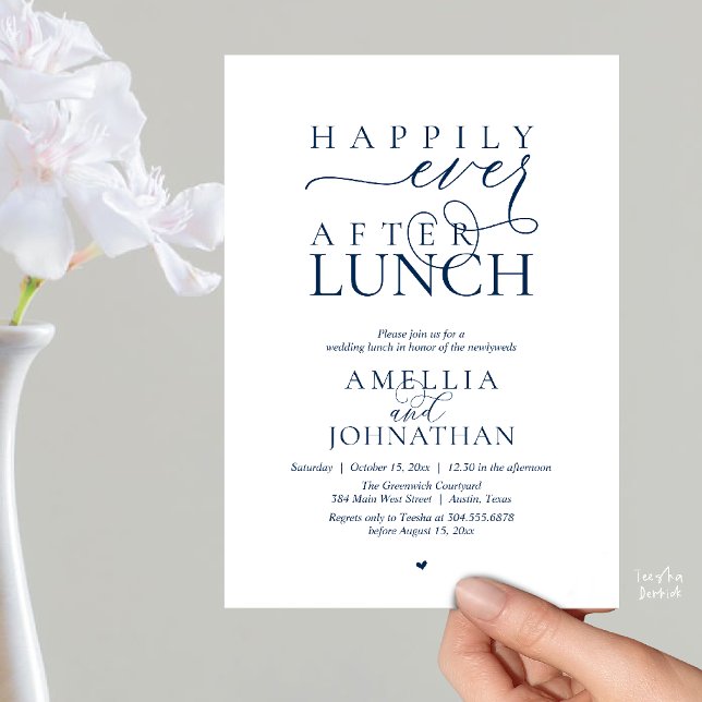 Lyckliga För Evigt Efter Lunch Modern Bröllopsflyk Inbjudningar (Happily Ever After Lunch Modern Wedding Elopement Invitation Card in navy blue)