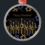 Lyckliga Hanukkah! Beställnings- rundaprydnad för Julgransprydnad Metall<br><div class="desc">Lyckliga Hanukkah! Skapa en uppskattad minnessakprydnad! Personifiera denna beställnings- härliga prydnad med dina hälsningar. Följ lätta betalningspåminnelser fullständigt för att personifiera denna unika prydnad. Avsluta en koordinerad elegant uppsättning: i vårt lager zazzle.com/celebrationsevents* se att matcha inbjudningar, meddelanden, hälsningkort, klistermärkear, portofrimärken, dräkt, gåvor och mer! Zazzle.com/celebrationsevents* beställnings- Photocards gör din personliga...</div>