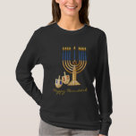 Lyckliga Hanukkah Tröja<br><div class="desc">DamlångärmadHanukkah utslagsplats klassikerlångärmadt-skjortan som precis göras för kvinnor. Krympfritt 5, 0 uns kammad 100%,  ring-rotera bomull,  toppen-mjuk bebisjerseysticka. Coverstitched 3/4" grundfåll- och sleeveöppning. Anpassningsbar drog upp konturernaa av passformen. Gjort av Bella. Importerat.</div>