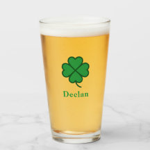 Lyckliga irländska fyra gröna blad med efternamn