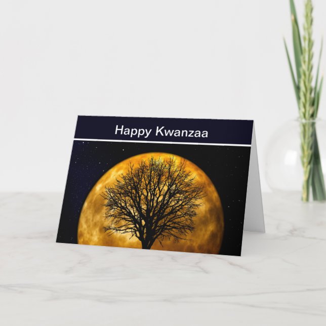 Lyckliga Kwanzaa med livets träd och månen Helgkort (Framsida)