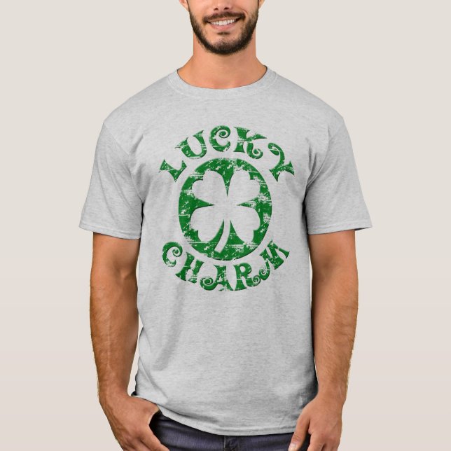 Lyckliga Sts Patrick för berlockShamrockgrönt dag T-shirt (Framsida)