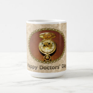 Lyckligt doktor ur för dagguld kaffemugg