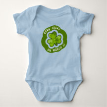 Lyckligt född på St Patricks dag Baby pojke Bodysu