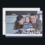 Lyckligt kort för foto för Hanukkah<br><div class="desc">Det stilfulla och gulliga lyckliga kortet för fotoet för den Hanukkah davidsstjärnahelgdag är perfekt för all din vänner och familj denna julhelg.  Skräddarsy texten med ditt efternamn och året och byt ut bilden för ett foto av dina ungar,  husdjuret eller den hela familjen.</div>
