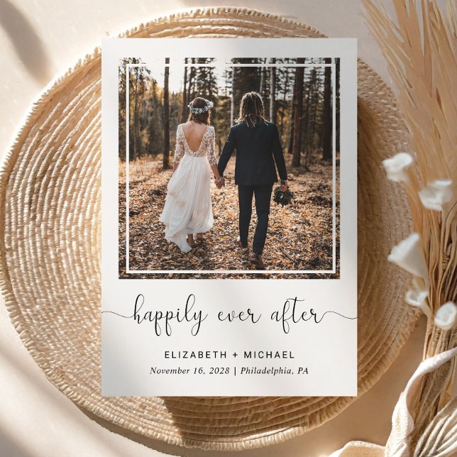 Lyckligtvis allt efter fotobröllopsmottagningen meddelande (An elegant Happily Ever After Party Invitation to set the tone for an unforgettable event)