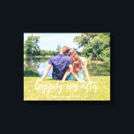 Lyckligtvis efter lite foto canvastryck<br><div class="desc">Visa din favorit bild med det här moderna fototryckeriet,  med ord lyckligtvis i ett vackert textöverlägg. En perfekt gåva till ett förlovad eller gift par. Fotomall via Pixabay med licens enligt CC0 och måste ersättas med ditt eget foto</div>
