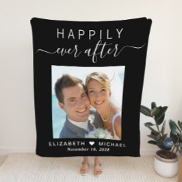 Lyckligtvis efter Newlyweds Bröllop Photo Fleecefilt