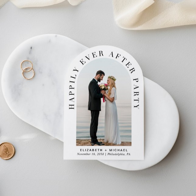 Lyckligtvis efter Party Photo Arch Bröllop Inbjudningar (Celebrate your love story with an invitation showcasing your favorite photo in an elegant arch frame)