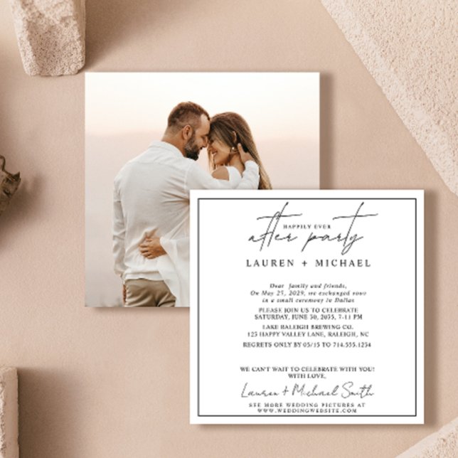 Lyckligtvis efter Photo Black & White Bröllop Meddelande (Easily personalize this photo wedding reception invitation with your photo and unique details.)
