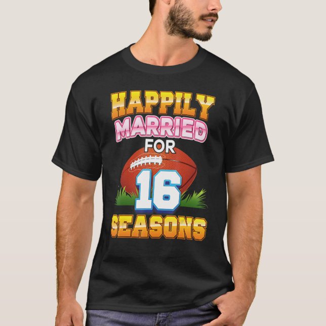 Lyckligtvis gift i 16 fotbolls-åringar Anni T Shirt (Framsida)