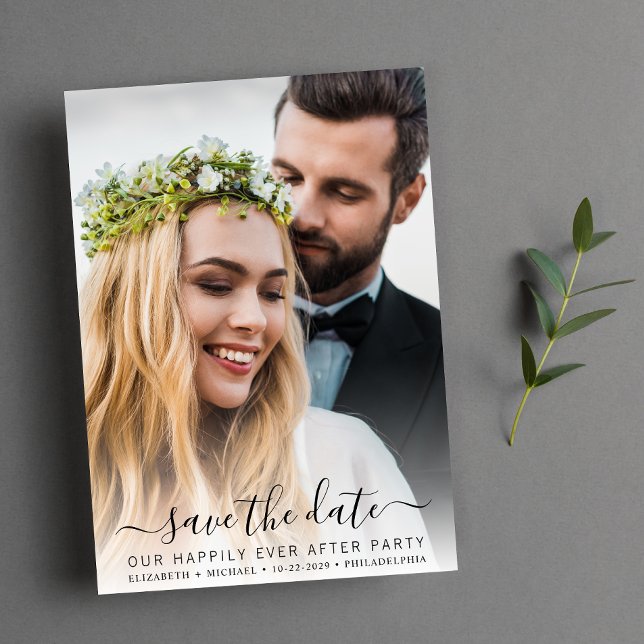 Lyckligtvis var efter fotobröllopsmottagningen spara datumet (A stylish save the date announcement for a reception to celebrate your elopement or private wedding)