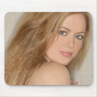 Lynn Carey Saylor mousepad Musmatta
