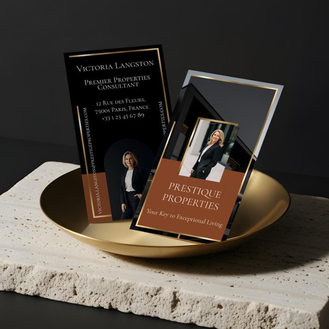 Lyxfastigheter Svart Guld Foto Monogram Visitkort (Luxury Real Estate Black Gold Photo Monogram Terracotta Business Card)