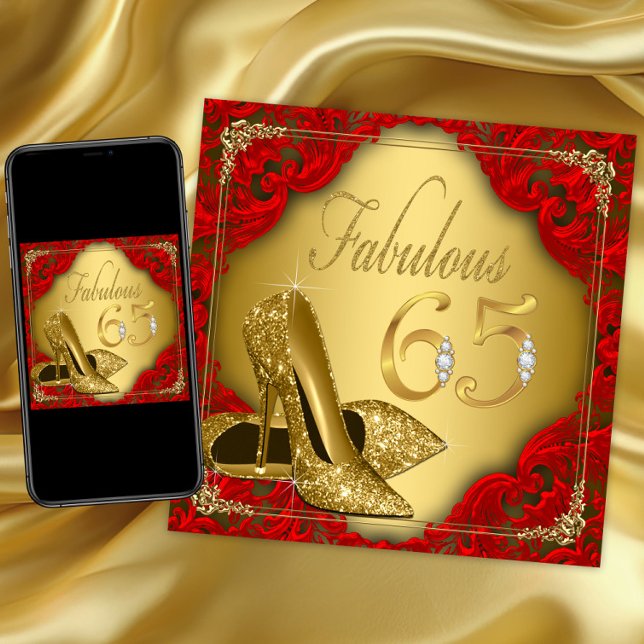Lyxiga röda guldsandaler fantastiska 65-årsdag inbjudningar (Womans 65th birthday party invitation with gold high heel shoe on an elegant red and gold background)