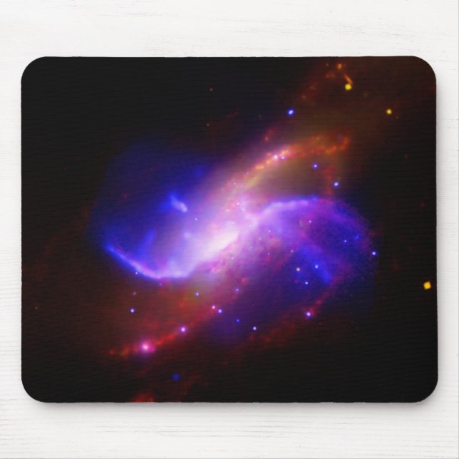 M106 Spiral Galaxy-utsläpp NASA Musmatta (Framsidan)