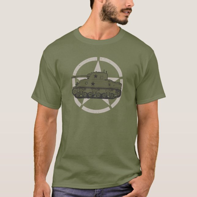 M4 Sherman | World War 2 Tank T Shirt (Framsida)
