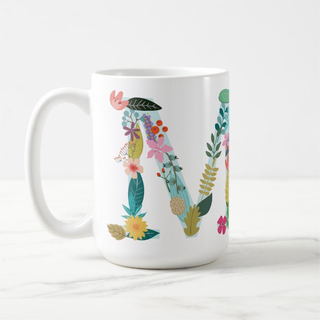 M-Monogrammugg, initial som blommigt M är botanisk Kaffemugg (Vänster)