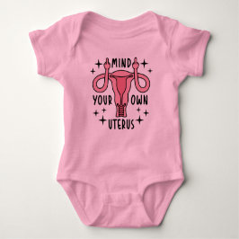 Må din egen Uterus Feminist... T Shirt