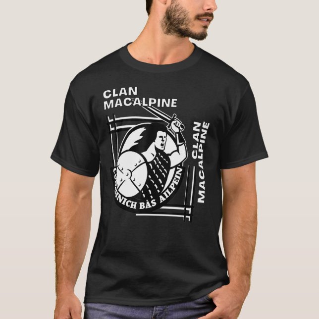 Macalpine Klan Gaelic Motto Swordsman T Shirt (Framsida)