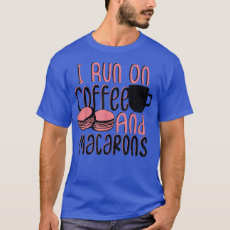 Macaron i Springa på kaffe och makaroner som tillv T Shirt