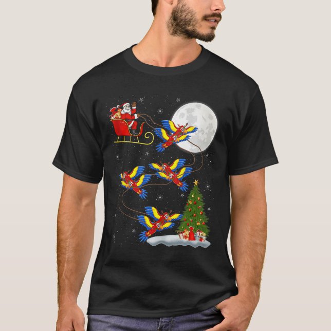 Macaw Parrots Santa Sleigh Flying Funny Magical Ch T Shirt (Framsida)