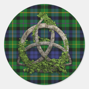 MacBride Tartan och Celtic Trinity Knot Runt Klistermärke