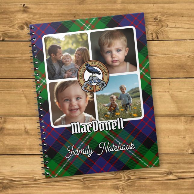 MacDonell Familjefotokollage Anteckningsbok (Skapare uppladdad)