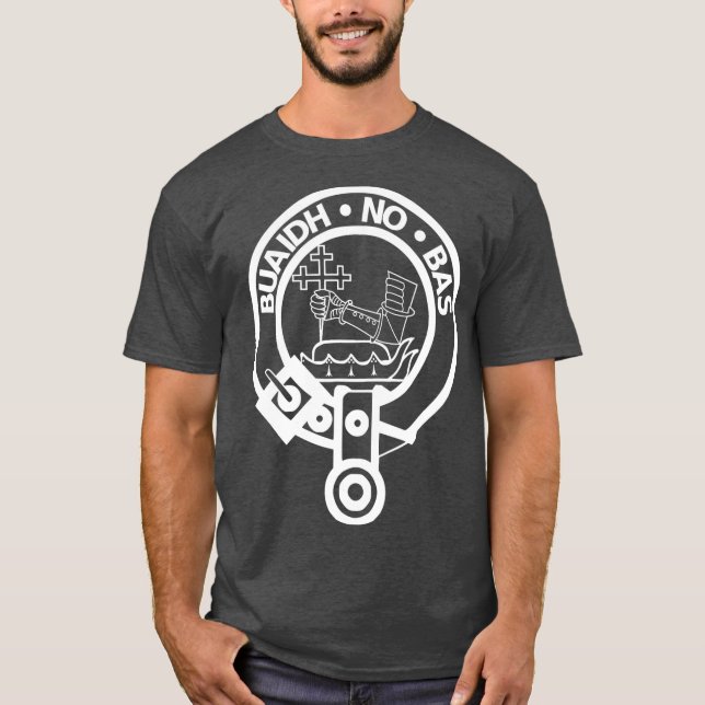 MacDougall Scottish Family Klan Namn Vapensköld T Shirt (Framsida)