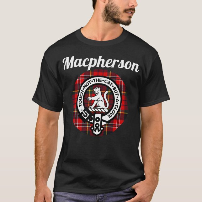 Macferson Klan Scottish Namn Jackar av Arm Tartan T Shirt (Framsida)