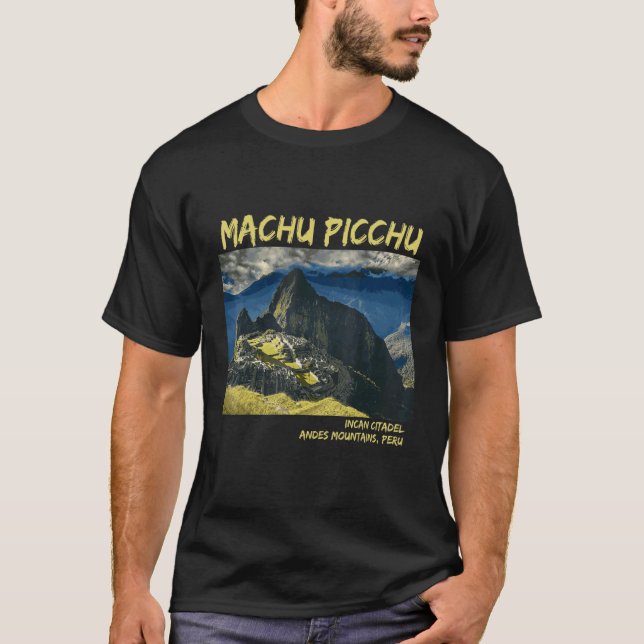 Machu Picchu Incan Citadel on Mountain T Shirt (Framsida)