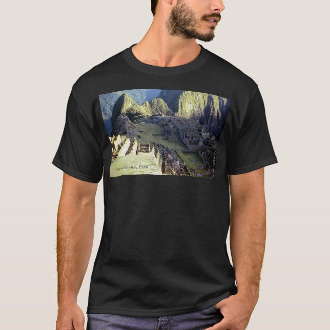 "Machu Picchu på gryning" mörk T-shirt (Framsida)