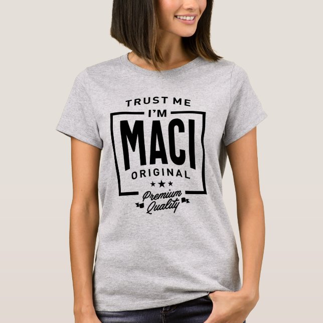Maci Personlig Namn Birthday Gift T Shirt (Framsida)