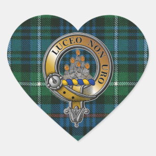 MacKenzie Tartan & Badge Hjärtformat Klistermärke