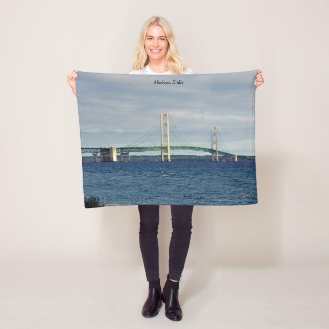 Mackinac Bridge fleece filt (På plats)