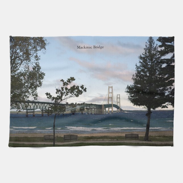 Mackinac Bridge med träd kökshandduk (Horisontell)