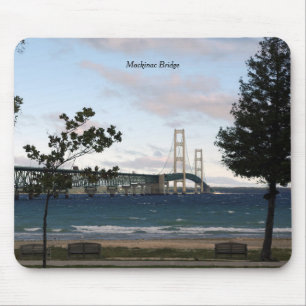 Mackinac Bridge med träd mousepad Musmatta