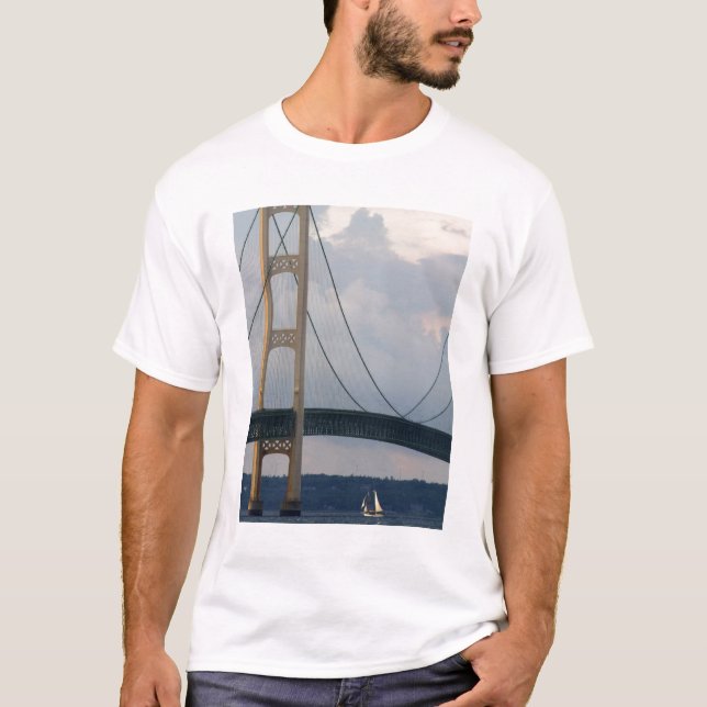 Mackinac Bridge, Michigan, USA Tee (Framsida)
