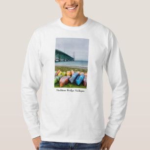 Mackinac Bridge och Canoes Långärmad T-Shirt