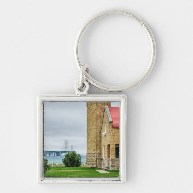 Mackinac Bridge och Lighthouse Fyrkantig Silverfärgad Nyckelring (Framsidan)