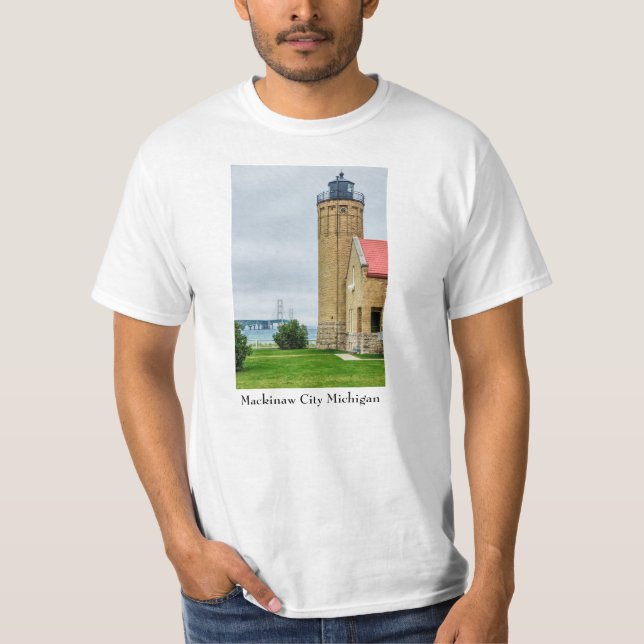 Mackinac Bridge och Lighthouse T-Shirt (Framsida)