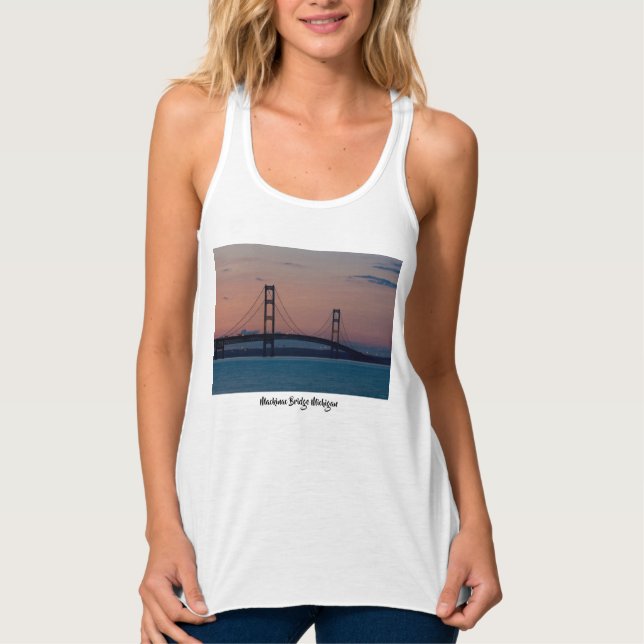 Mackinac Bridge vid Dusk-Tanktopet Linne Med Racerback (Framsida)