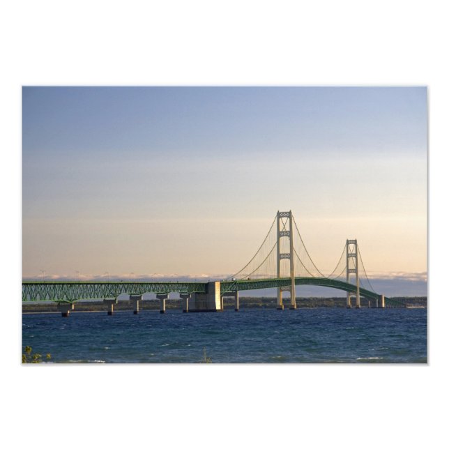Mackinac-bron som spänner över Mackinacsundet vid  Fototryck (Framsidan)