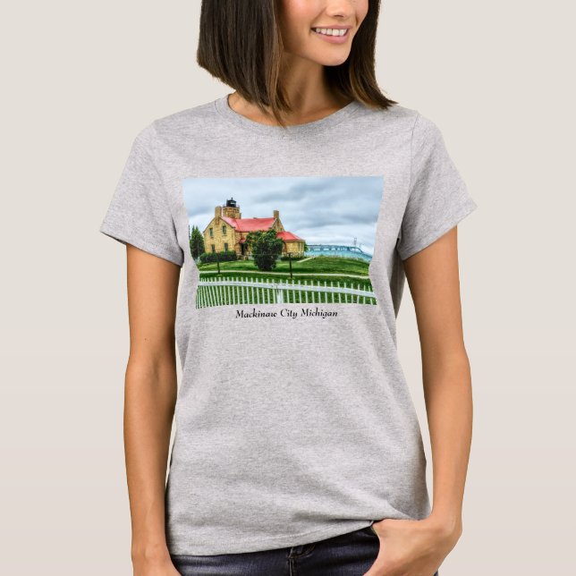 Mackinac Light och Bridge T-Shirt (Framsida)