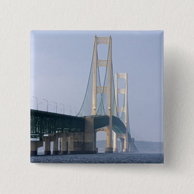 Mackinacbron som spänner över Mackinacsundet nära Knapp (Framsida)