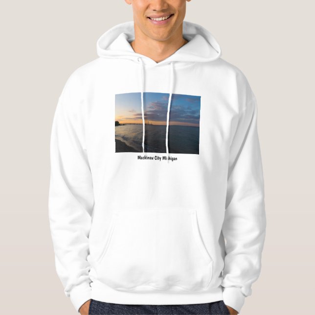 Mackinaw City Dusk Hoodie (Framsida)