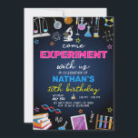 Mad Science Birthday Inbjudningar<br><div class="desc">Få redo att blanda, bubbla och starta i roligt med denna inbjudan till vetenskapliga högtider. Designat med nyare text och färgstarka labbillustrationer är detta energetiska inbjudan perfekt för din lilla forskares experimentfyllda firande. Beakrar, mikroskop, teströr och molekyler gör det till det slutliga valet för en vetenskapsteman-födelsedagskalas. Kasta en party som...</div>