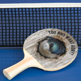 Mad Träd Sväljer Songbird i Nestbox Pingisracket