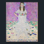 Mada Primavesi av Gustav Klimt Girl i Lila Poster<br><div class="desc">Berömd Mada Primavesi porträtt av Gustav Klimt. Den här målningen har en brunettflicka i en söt vit klänning med blommor framför en lila bakgrund. Snygg färg på vintagens teckningar av en kvinna.</div>